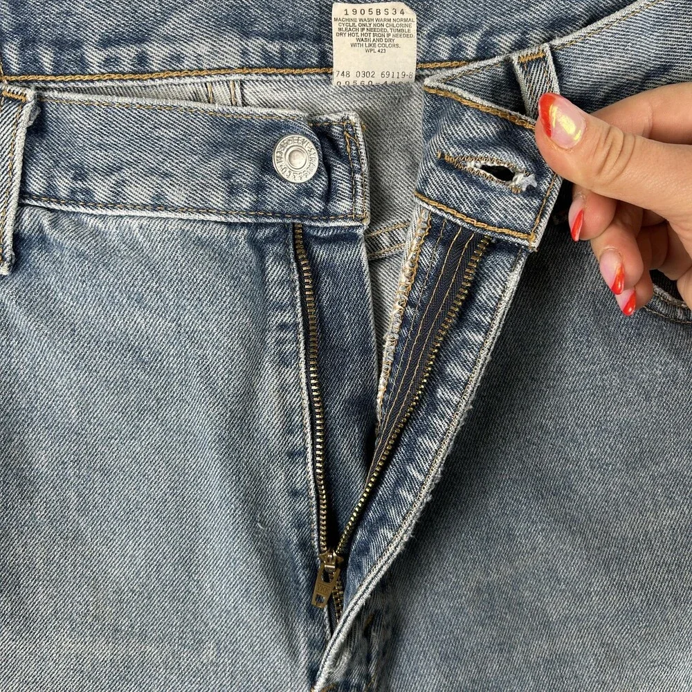 Vtg Levis 560 Jeans Mens 34x33 Light Stone Wash Blue Relaxed Tapered Zip Fly Y2K